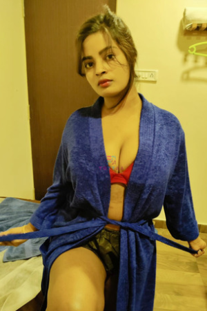 Call girls in saket Call 07859911112 Call girl in Chirag Delhi